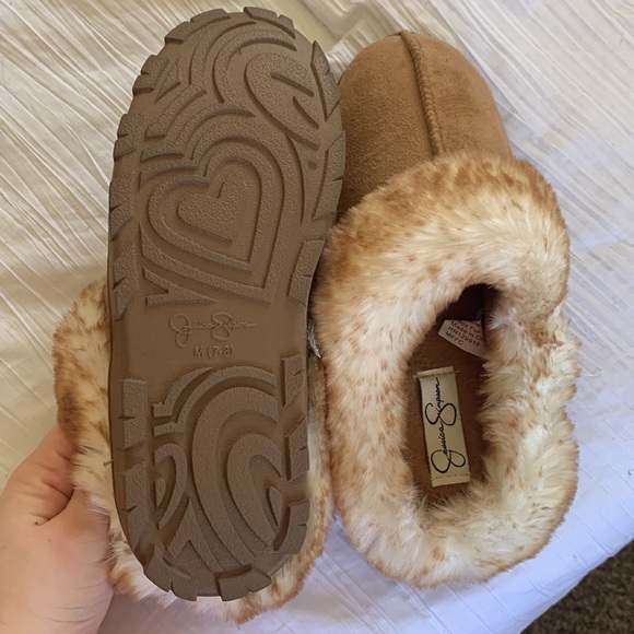 Slippers - Picture 3 of 3